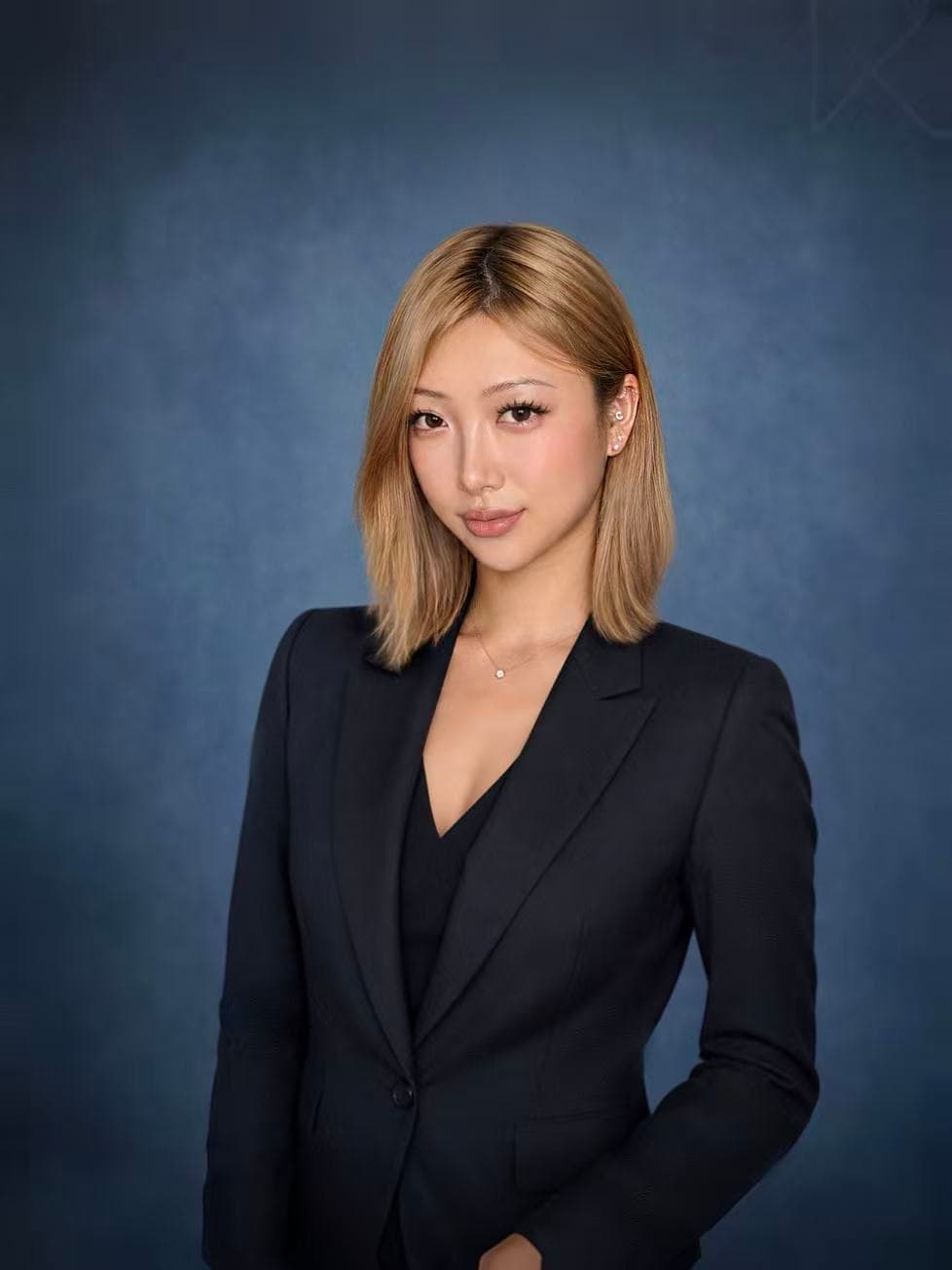 Jinyi Xie
